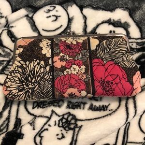 Vera Bradley Mocha Rouge Kiss Close Clutch Wallet